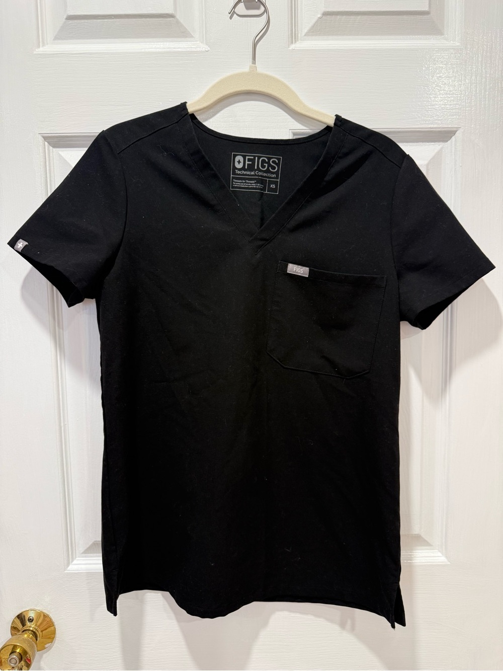 Figs Women's Black Short-Sleeve V-Neck Scrub Top